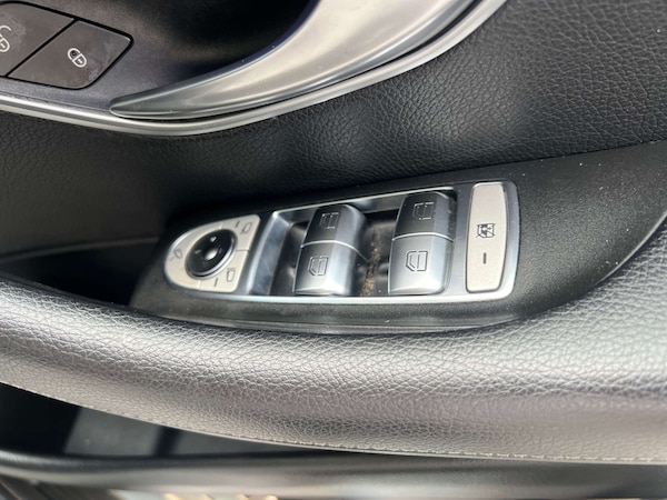 Used Mercedes-Benz E Class 2016 for sale - 76330090: Photo 31