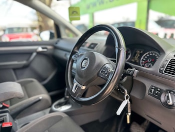 Used Volkswagen Touran 2014 for sale - 78761414: Photo