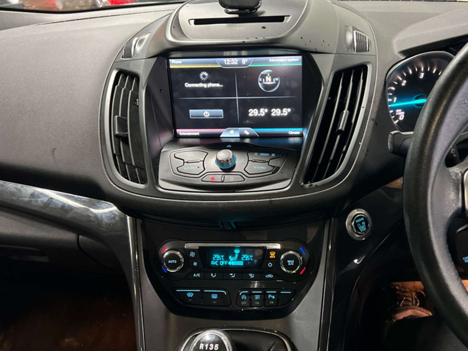 Used Ford Kuga 2016 for sale - 77380660: Photo 2