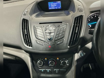 Used Ford Kuga 2015 for sale - 76319698: Photo 2
