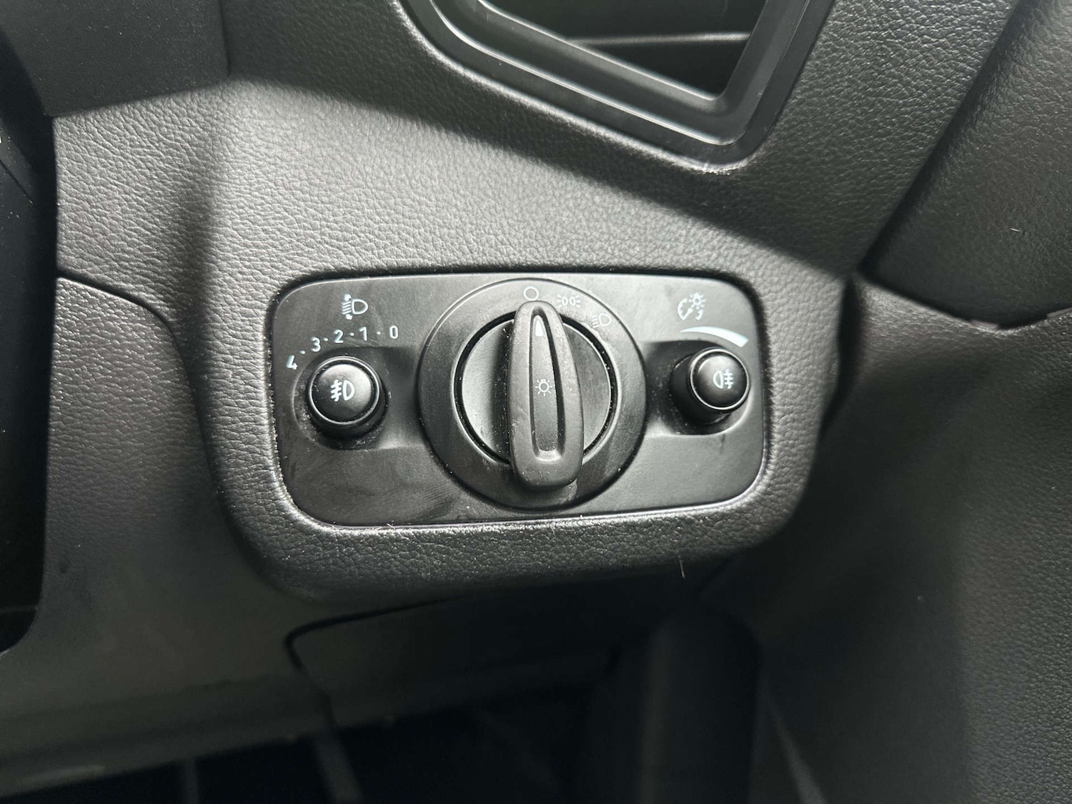 Used Ford Kuga 2015 for sale - 76319698: Photo 33