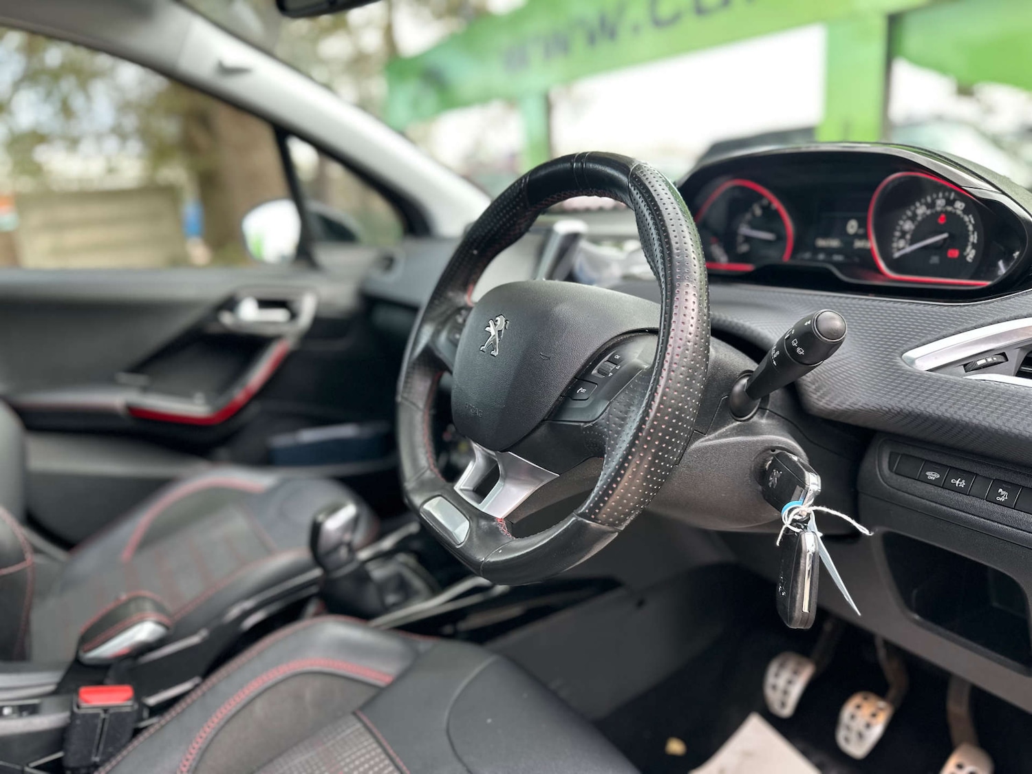 Used Peugeot 2008 2017 for sale - 77394897: Photo 8