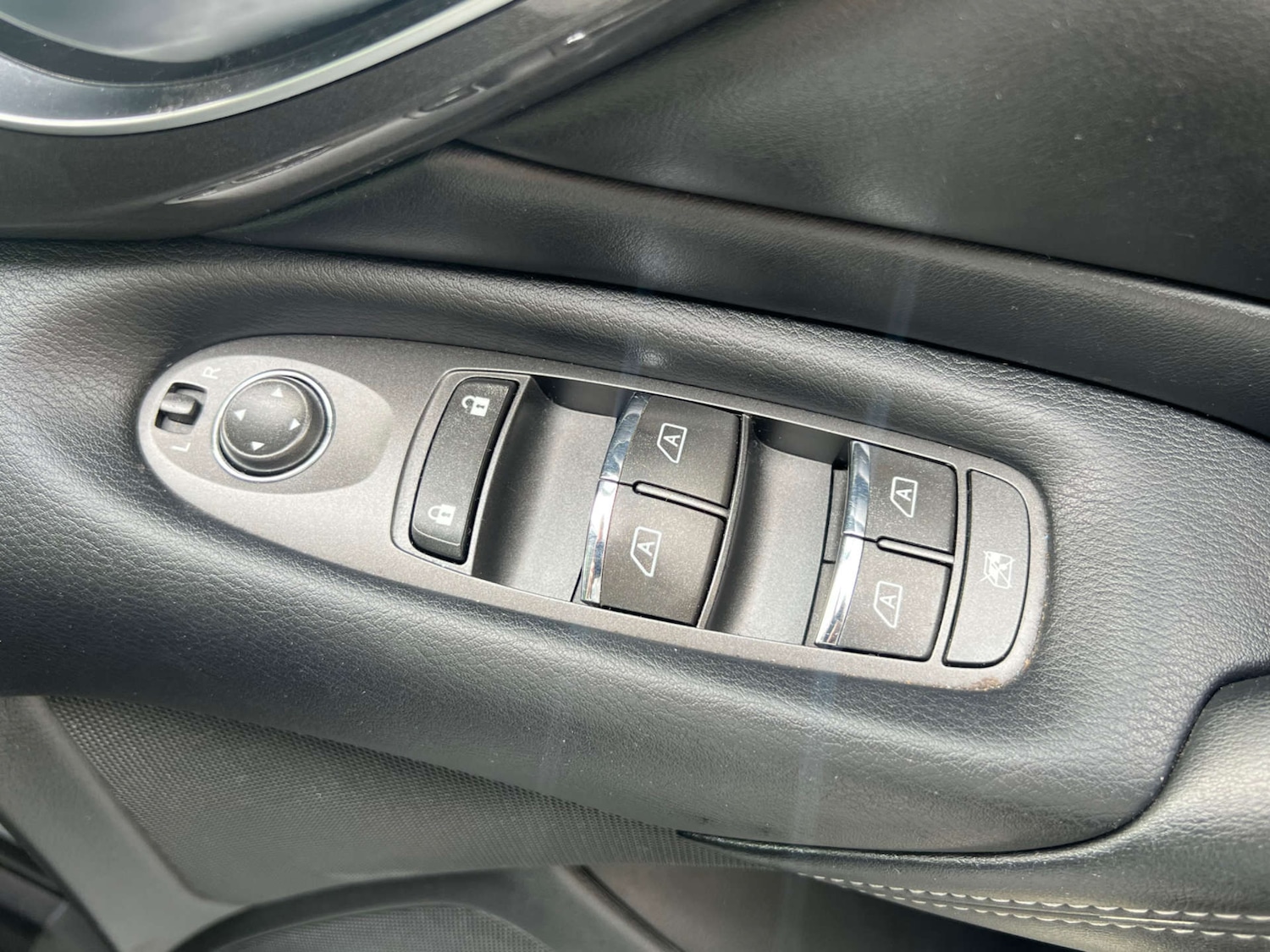 Used Infiniti Q50 2014 for sale - 76382745: Photo 31