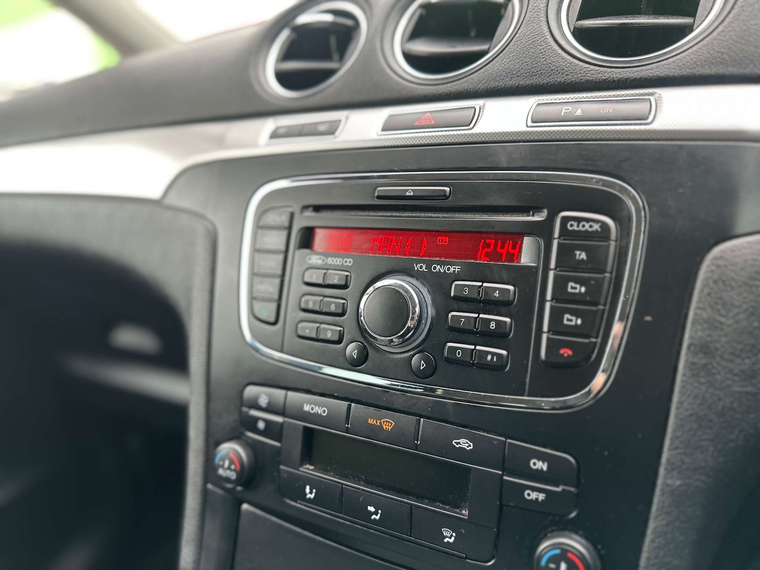 Used Ford Galaxy 2014 for sale - 77113459: Photo 21