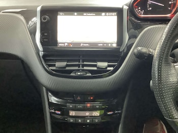 Used Peugeot 2008 2018 for sale - 78272703: Photo