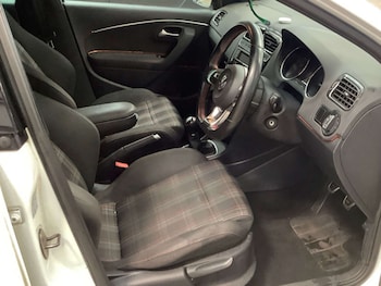 Used Volkswagen Polo 2015 for sale - 78356298: Photo