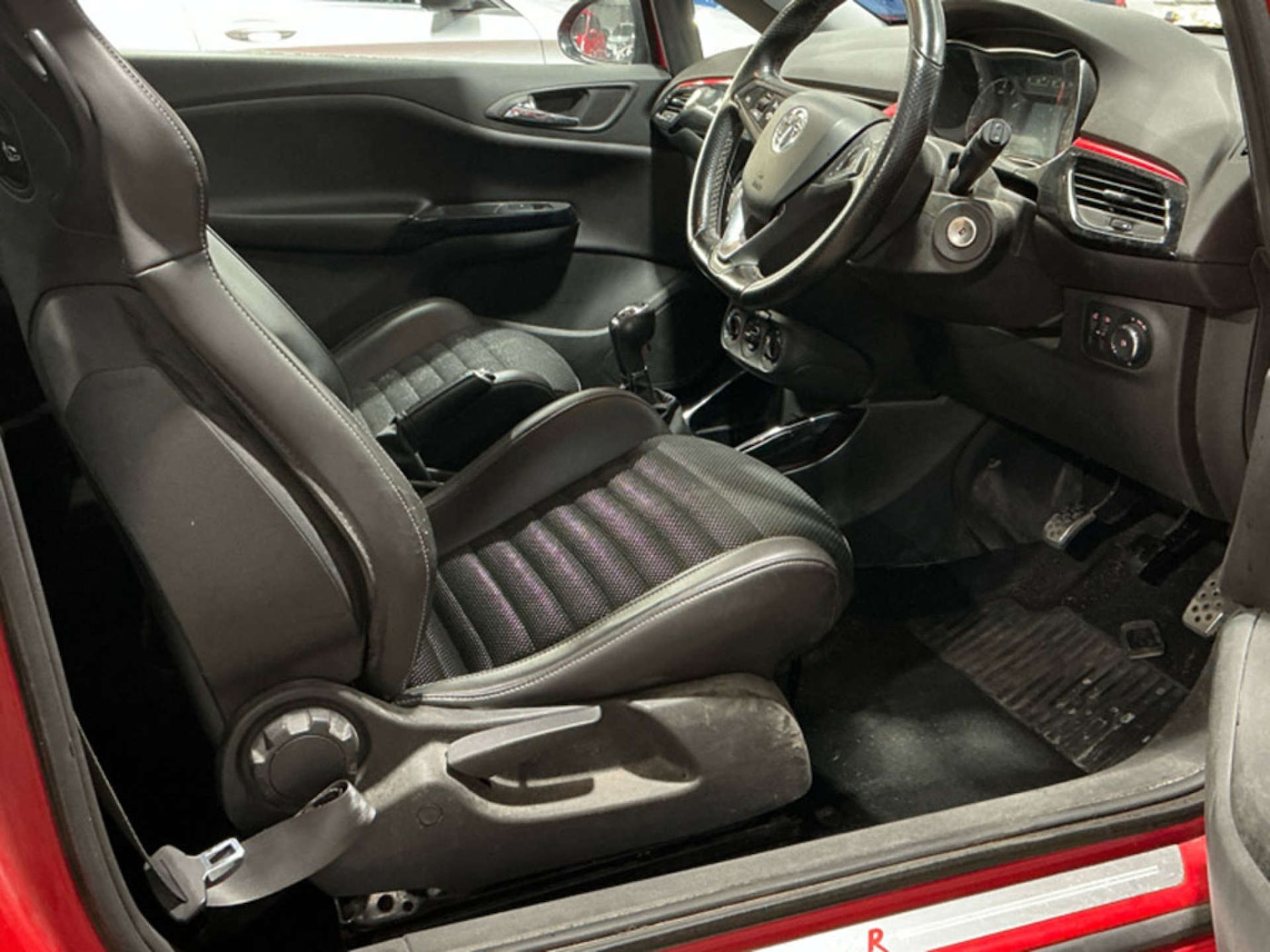 Used Vauxhall Corsa 2016 for sale - 77934023: Photo 3