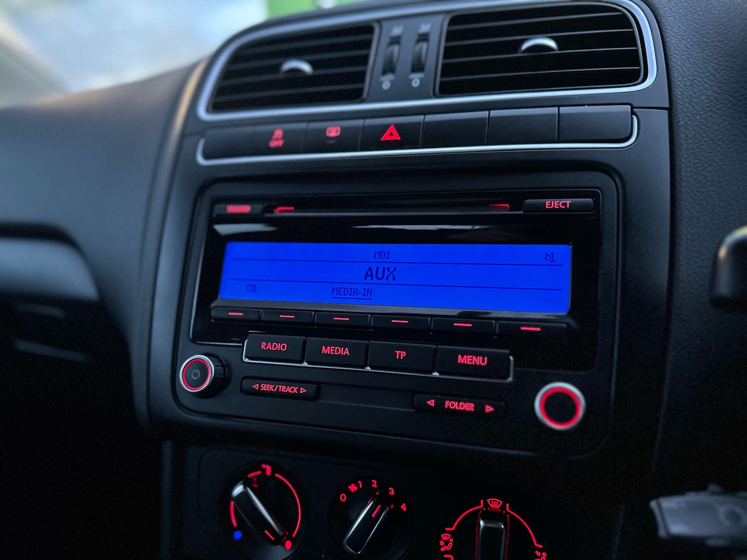 Used Volkswagen Polo 2011 for sale - 77233574: Photo 17