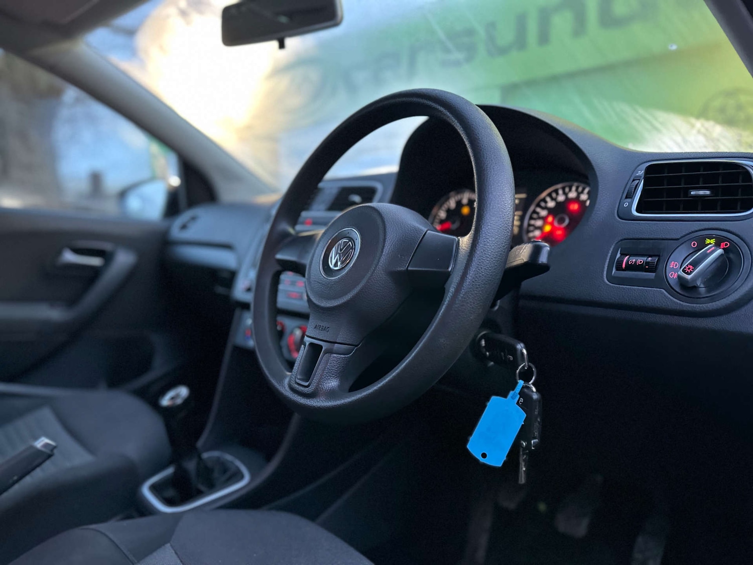 Used Volkswagen Polo 2011 for sale - 77233574: Photo 2