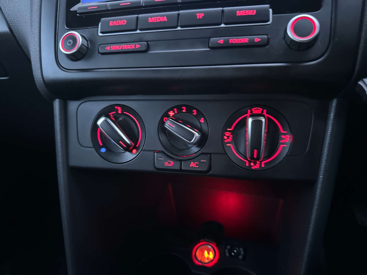 Used Volkswagen Polo 2011 for sale - 77233574: Photo 22