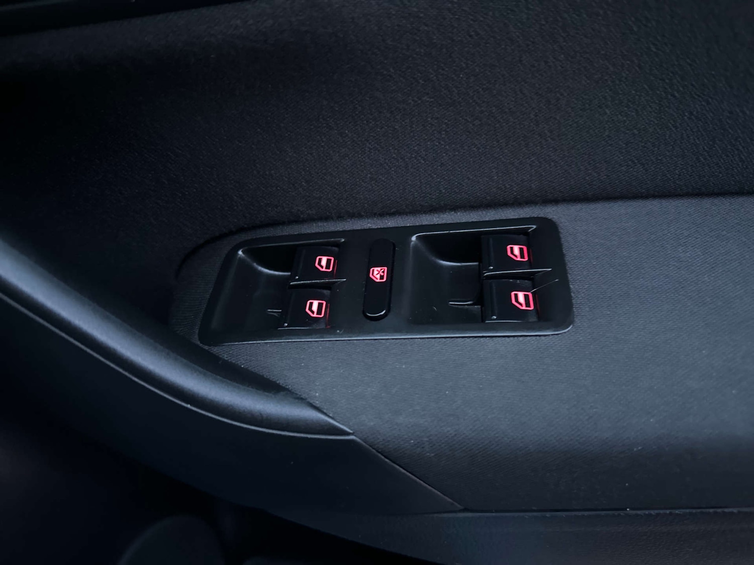 Used Volkswagen Polo 2011 for sale - 77233574: Photo 25