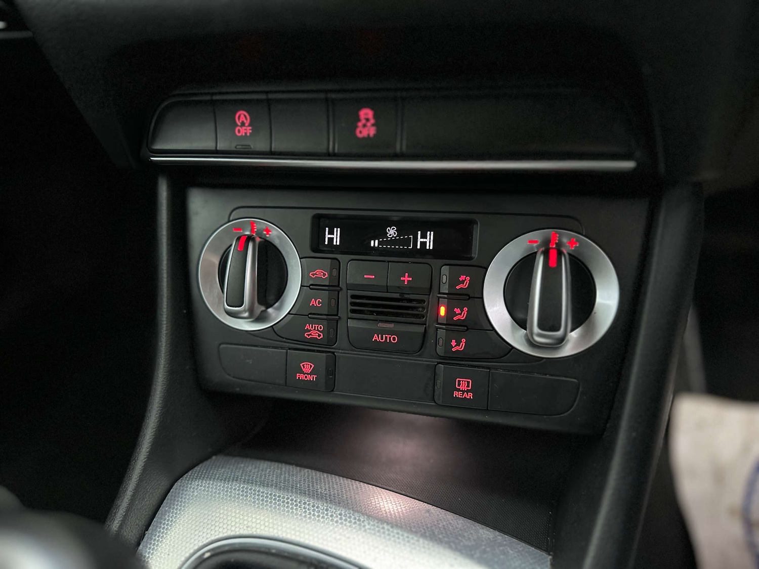 Used Audi Q3 2012 for sale - 77093749: Photo 25