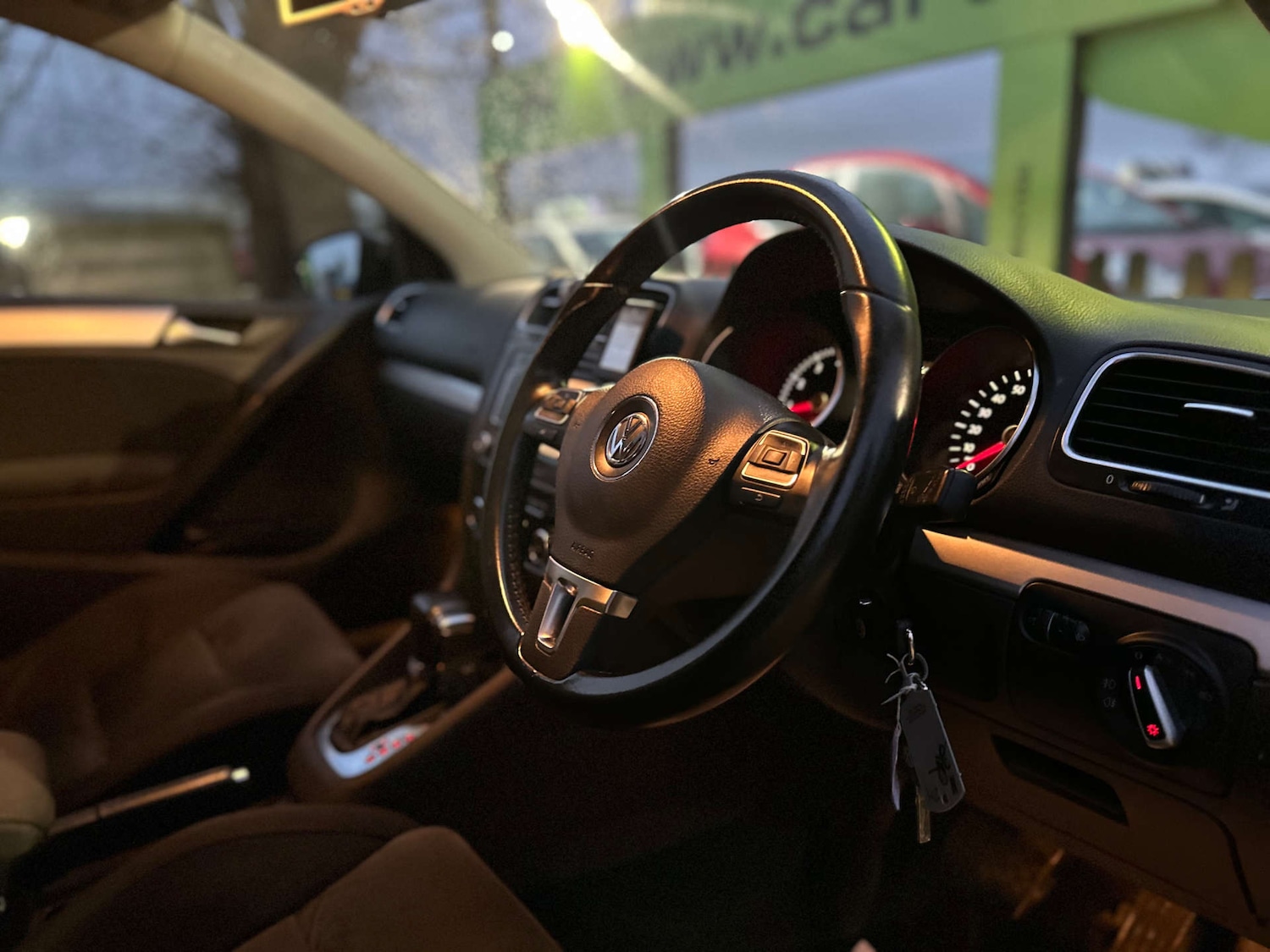 Used Volkswagen Golf 2009 for sale - 77058500: Photo 2