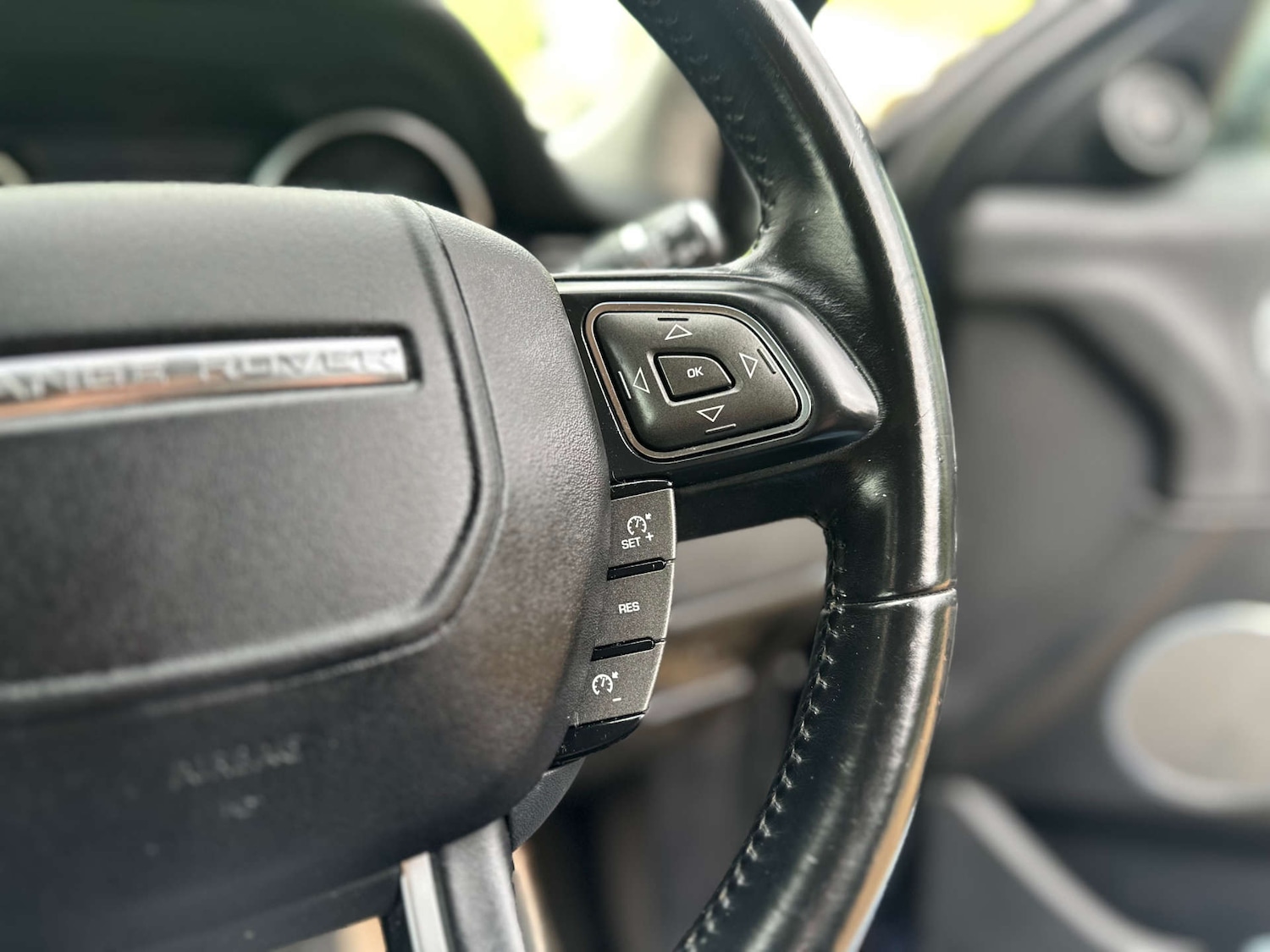 Used Land Rover Range Rover Evoque 2015 for sale - 76490357: Photo 33