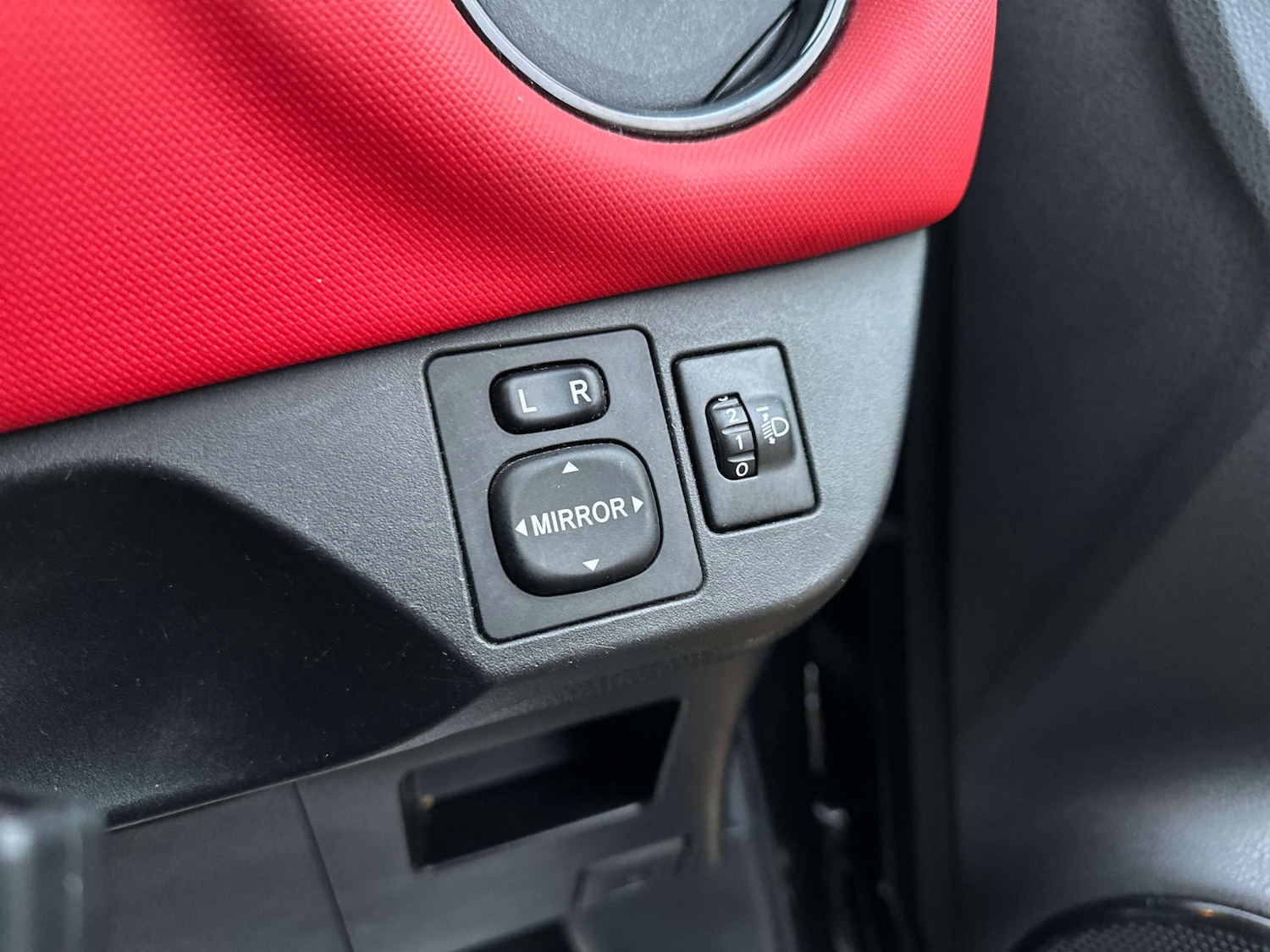 Used Toyota Yaris 2015 for sale - 77093748: Photo 29