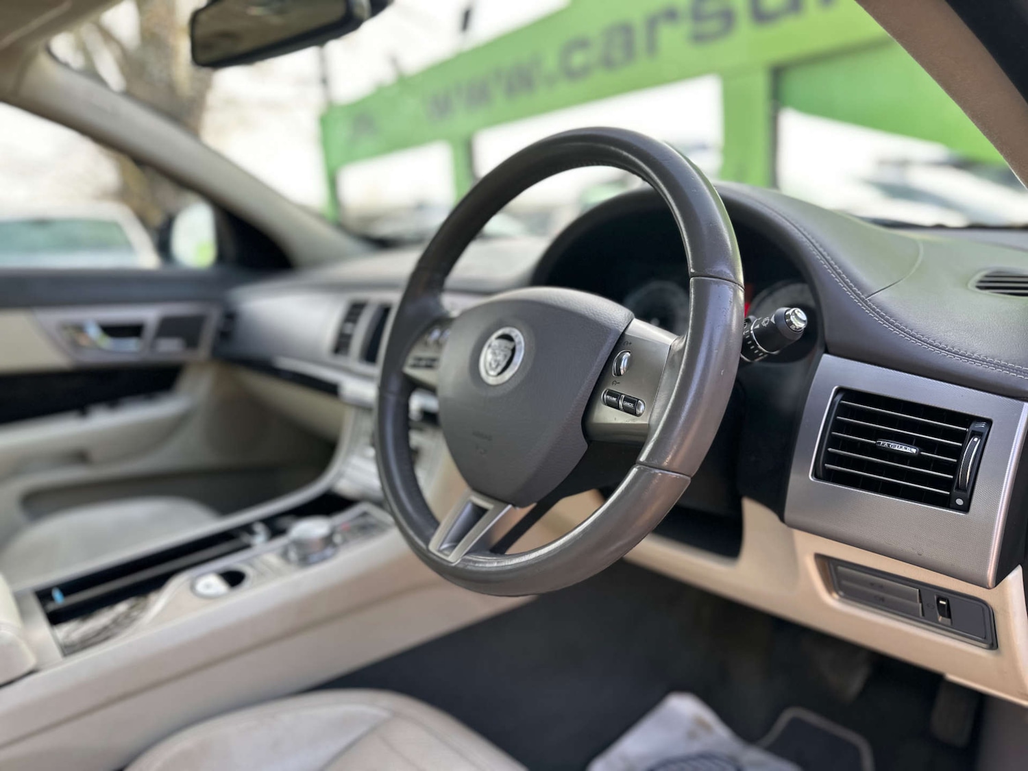 Used Jaguar XF 2010 for sale - 77571247: Photo 2