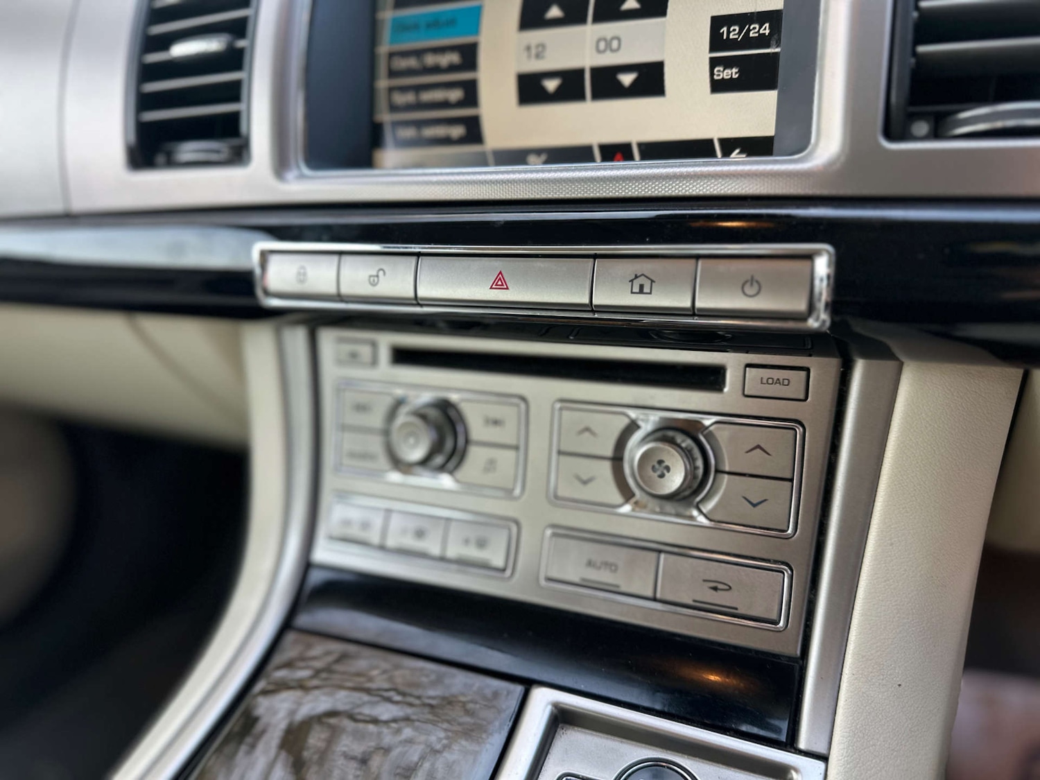 Used Jaguar XF 2010 for sale - 77571247: Photo 21