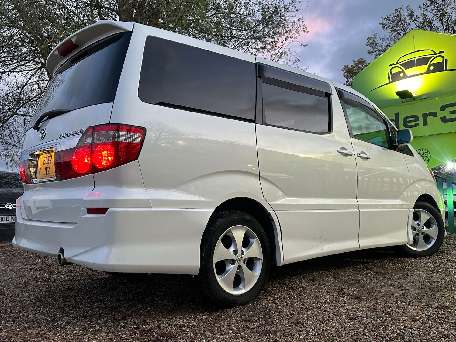 Used Toyota Alphard 2017 for sale - 76910584: Photo 12