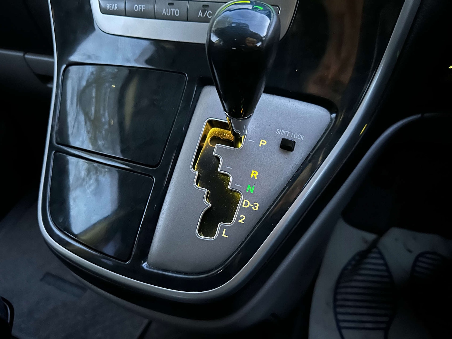 Used Toyota Alphard 2017 for sale - 76910584: Photo 23