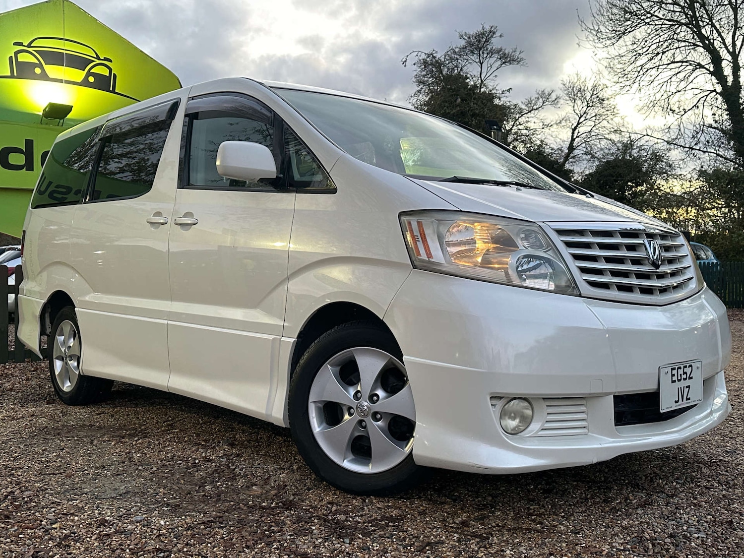 Used Toyota Alphard 2017 for sale - 76910584: Photo 5