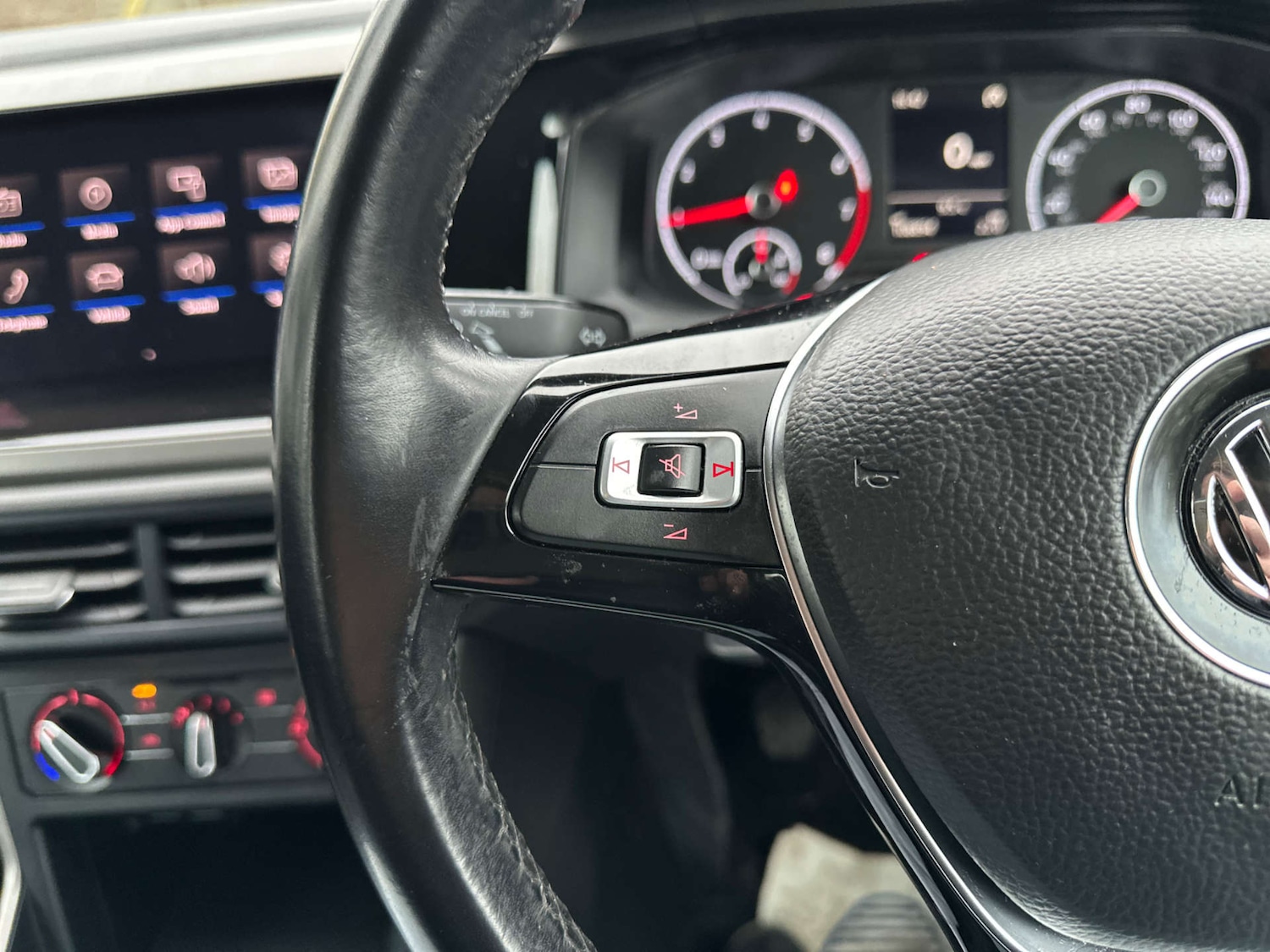 Used Volkswagen Polo 2018 for sale - 77921656: Photo 27