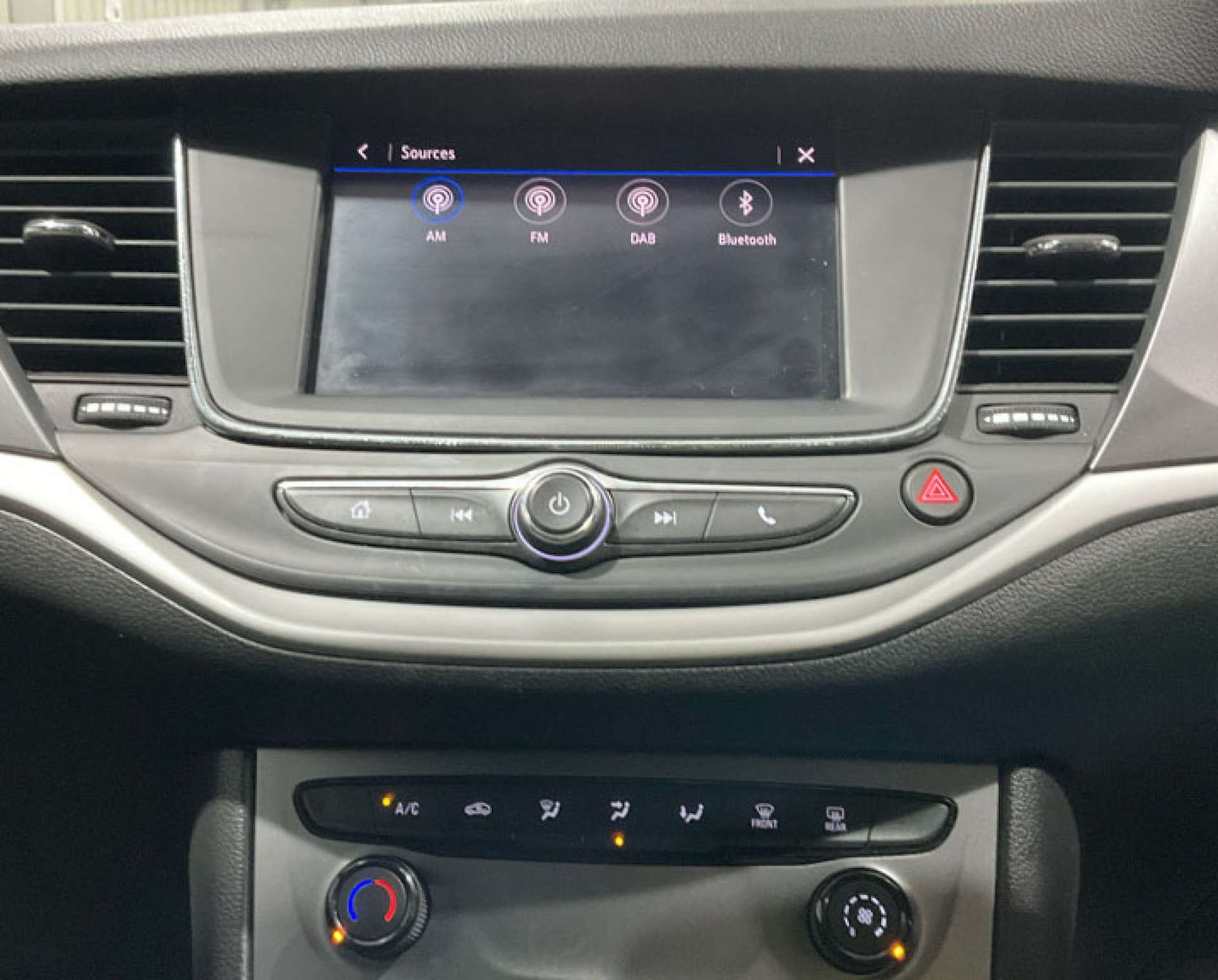 Used Vauxhall Astra 2020 for sale - 76829796: Photo 2