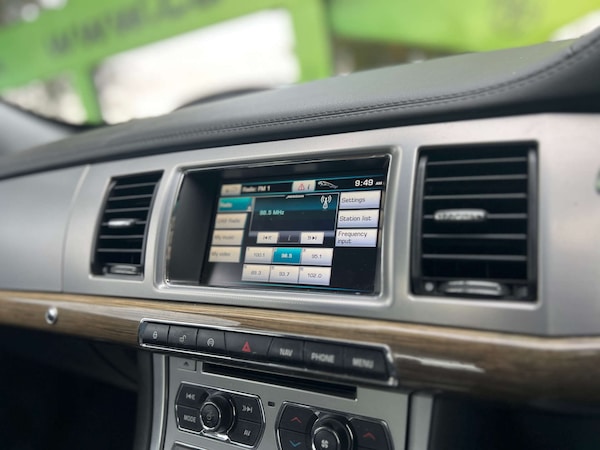 Used Jaguar XF 2013 for sale - 74938476: Photo 16