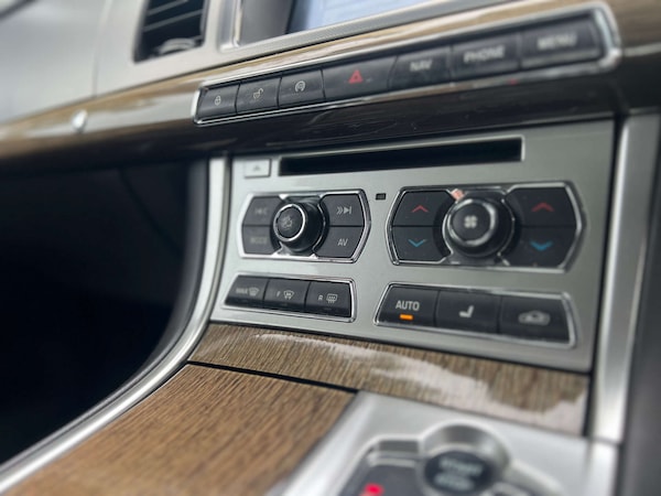 Used Jaguar XF 2013 for sale - 74938476: Photo 22