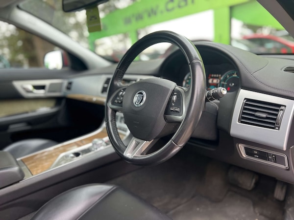 Used Jaguar XF 2013 for sale - 74938476: Photo 2