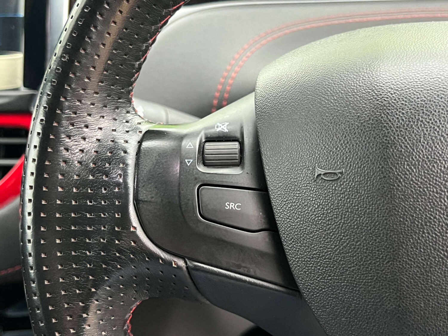 Used Peugeot 208 2014 for sale - 76023101: Photo 27