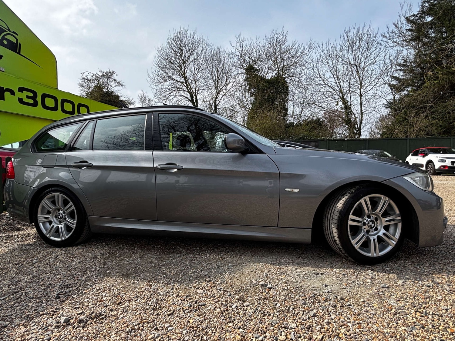 Used BMW 3 Series 2010 for sale - 77975376: Photo 2