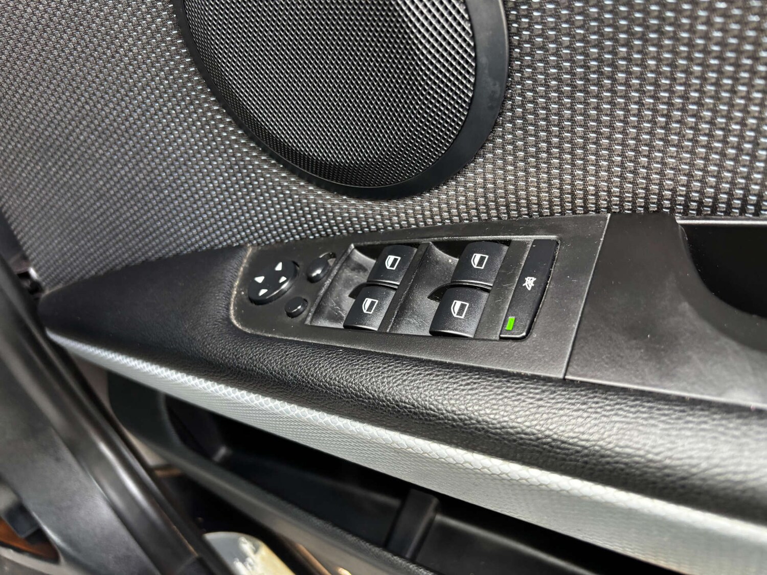 Used BMW 3 Series 2010 for sale - 77975376: Photo 29