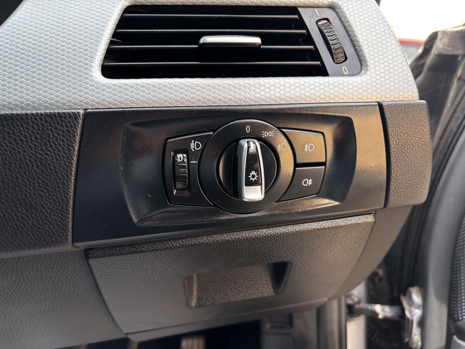 Used BMW 3 Series 2010 for sale - 77975376: Photo 30