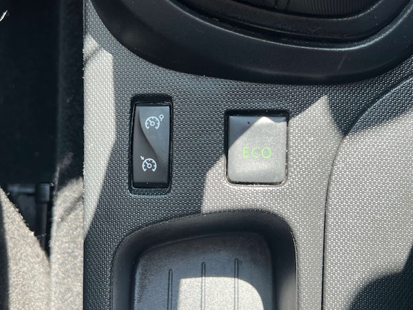 Used Renault Captur 2013 for sale - 75704232: Photo 22