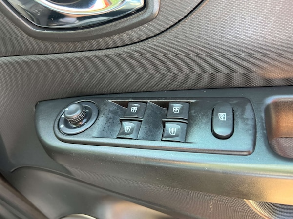 Used Renault Captur 2013 for sale - 75704232: Photo 27