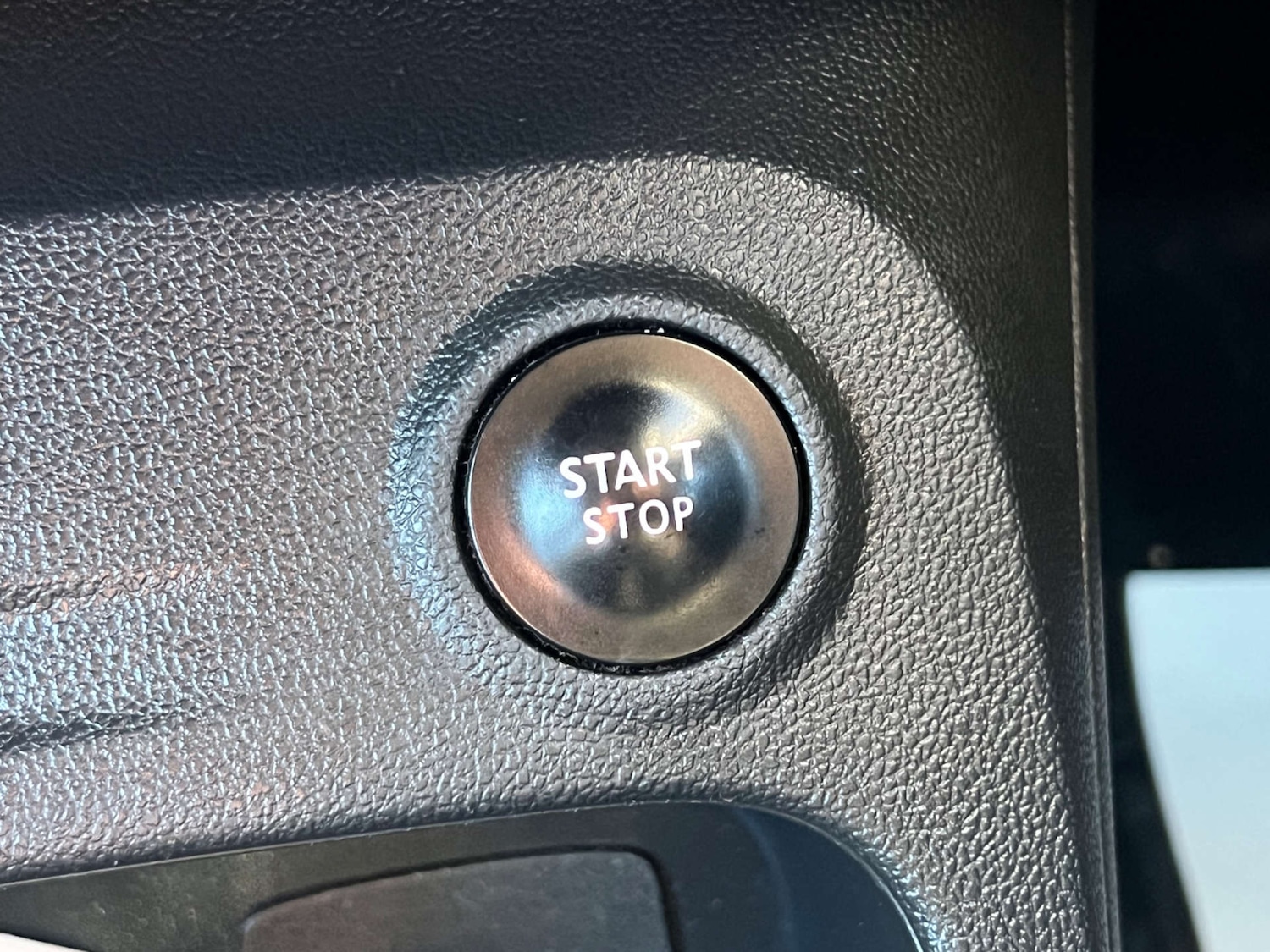 Used Renault Captur 2017 for sale - 76601570: Photo 21