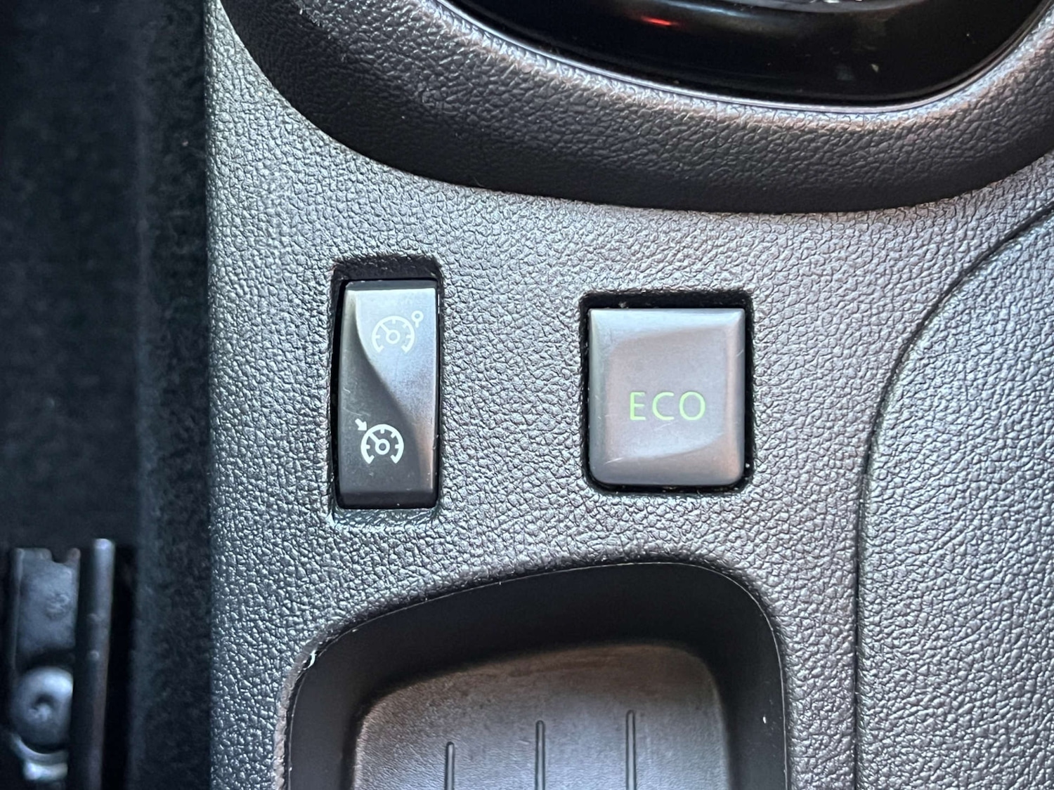 Used Renault Captur 2017 for sale - 76601570: Photo 25