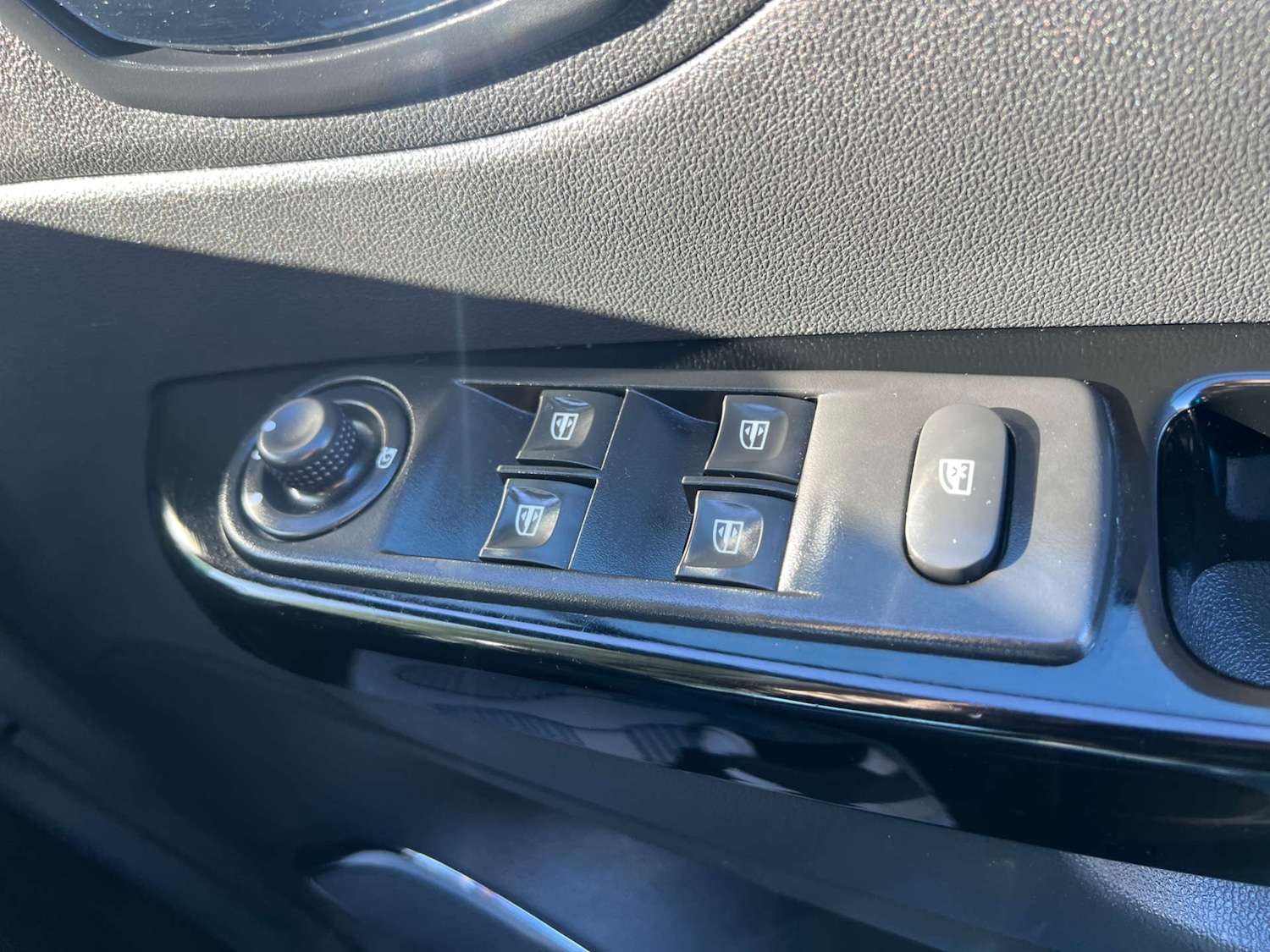 Used Renault Captur 2017 for sale - 76601570: Photo 31