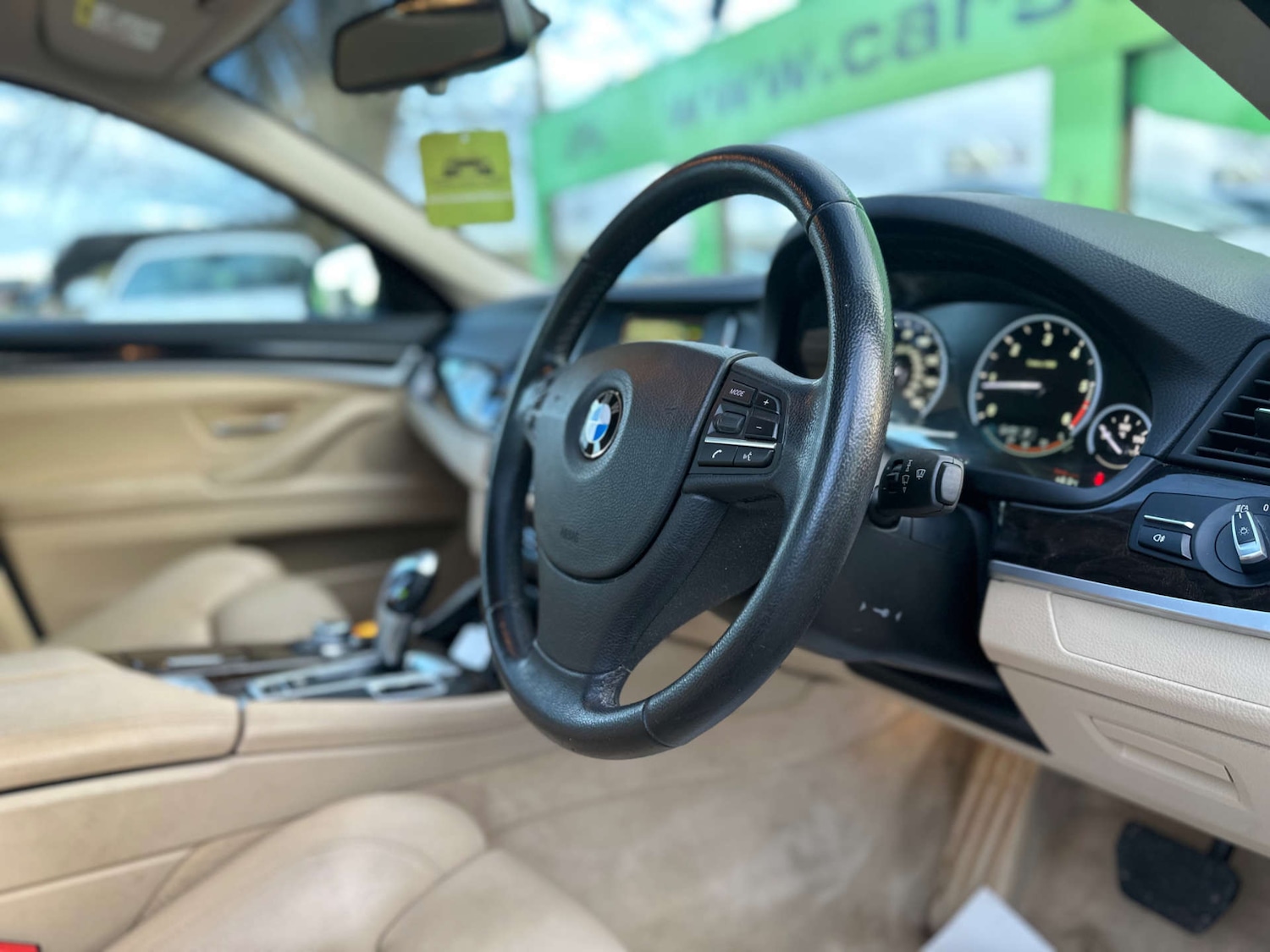 Used BMW 5 Series 2013 for sale - 77482402: Photo 2