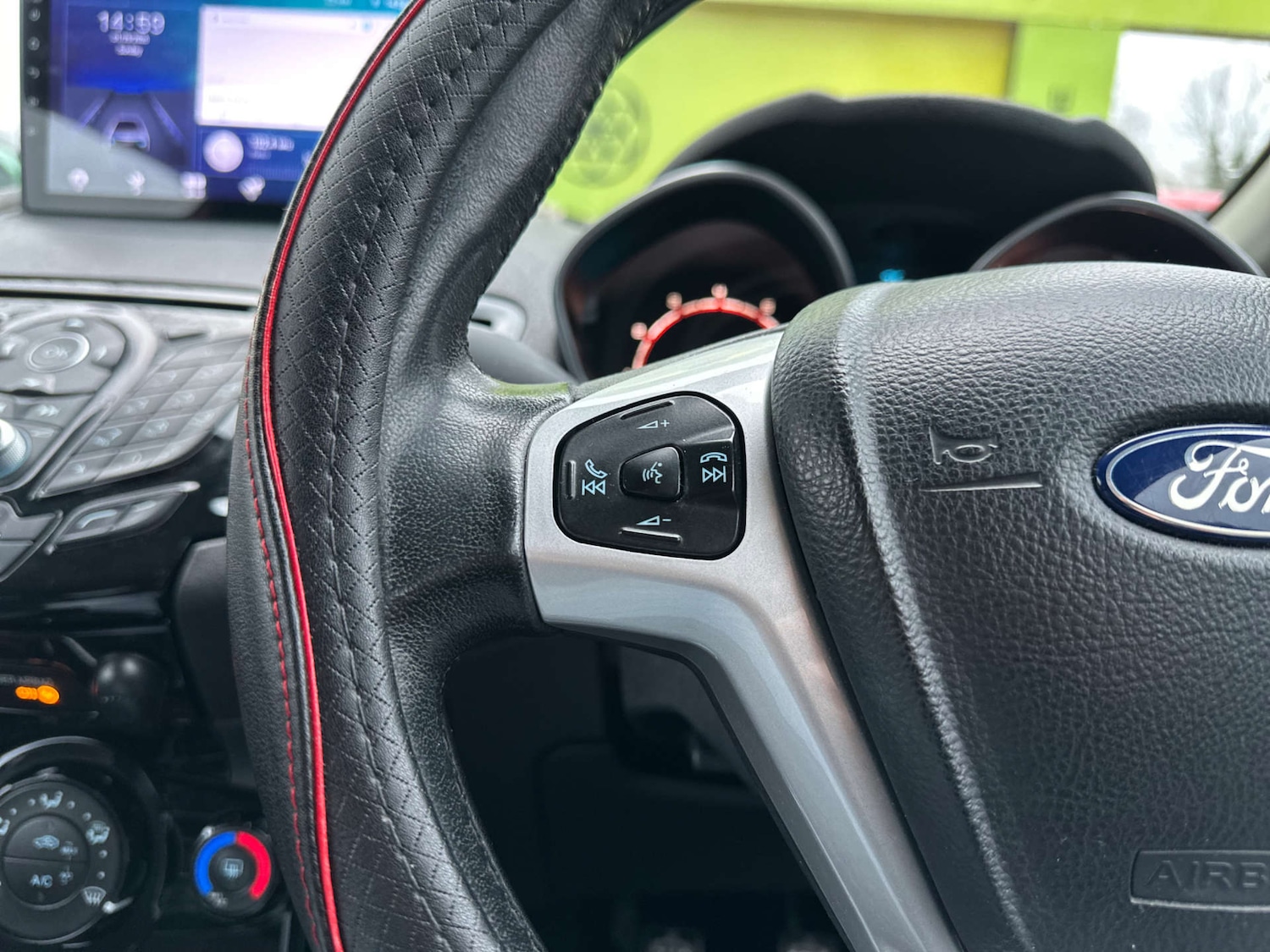 Used Ford Fiesta 2015 for sale - 77326033: Photo 27