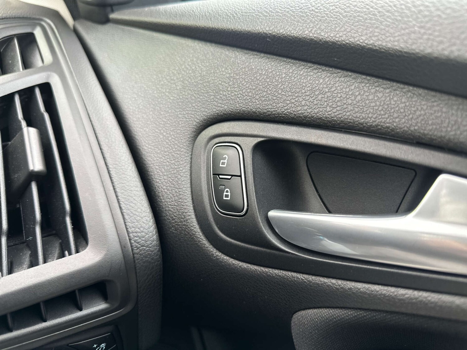 Used Ford Focus 2018 for sale - 77880380: Photo 32