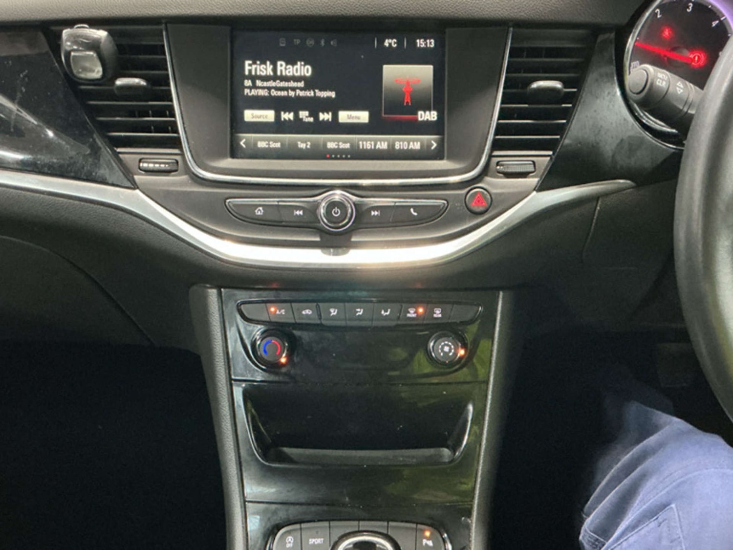 Used Vauxhall Astra 2016 for sale - 77494120: Photo 2