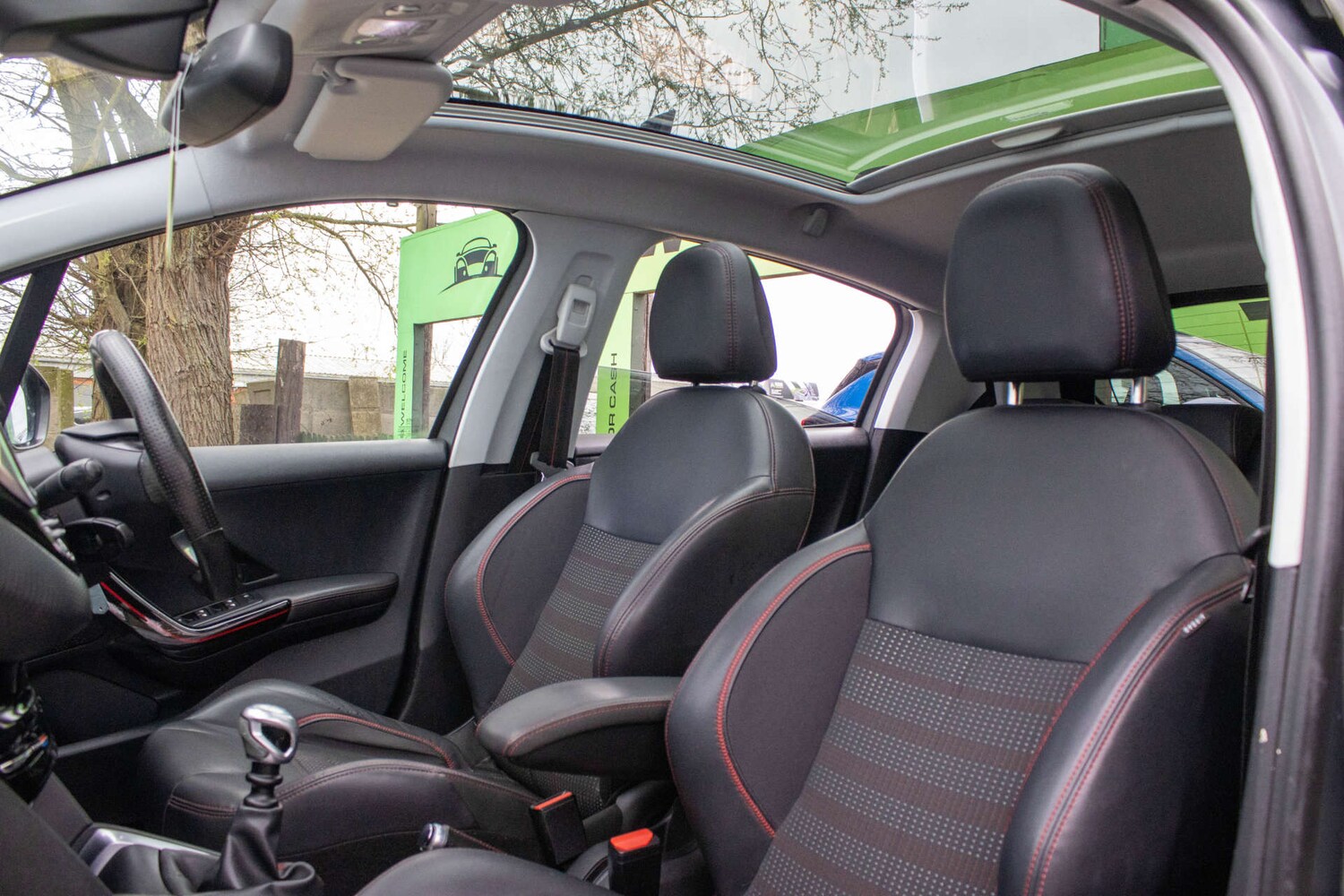 Used Peugeot 208 2016 for sale - 78111273: Photo 13