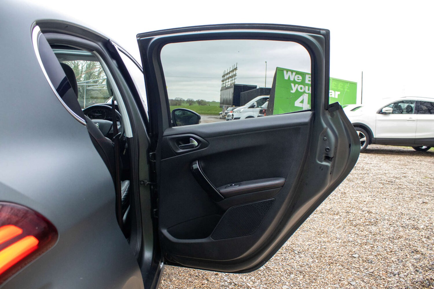 Used Peugeot 208 2016 for sale - 78111273: Photo 36