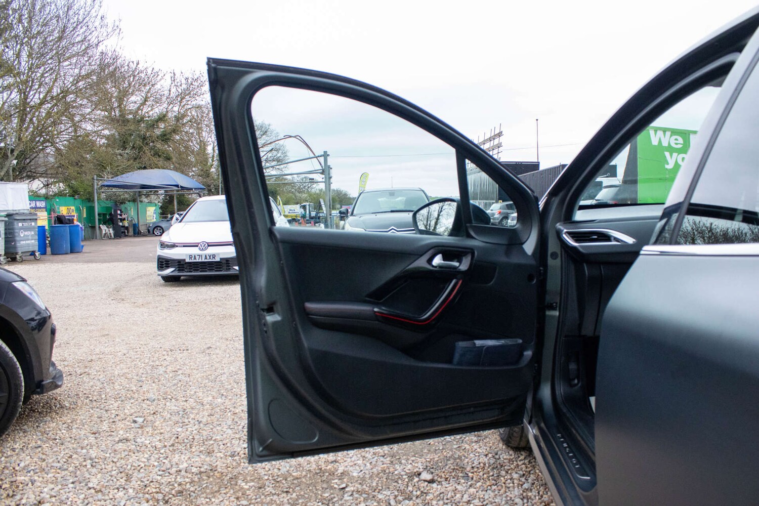 Used Peugeot 208 2016 for sale - 78111273: Photo 38