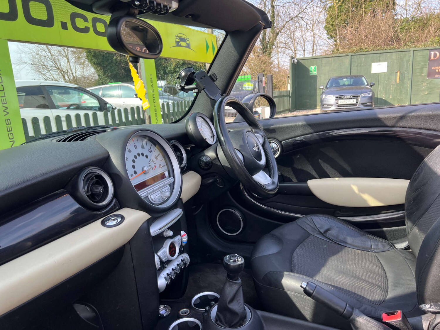 Used MINI Convertible 2010 for sale - 77571376: Photo 13