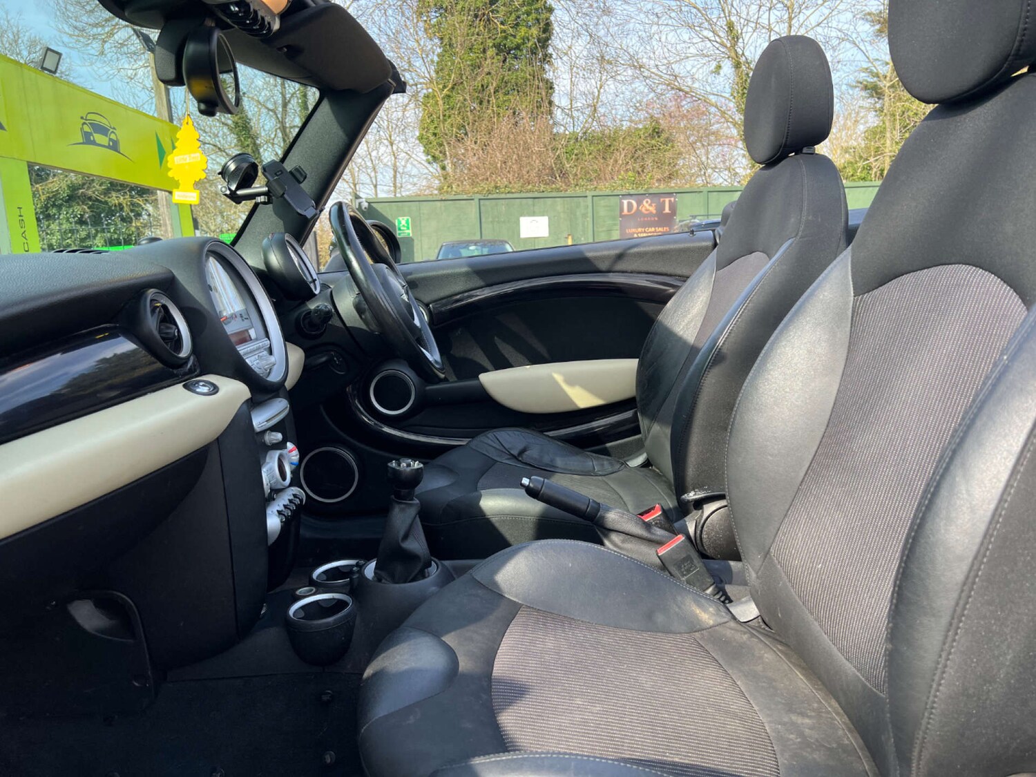 Used MINI Convertible 2010 for sale - 77571376: Photo 14