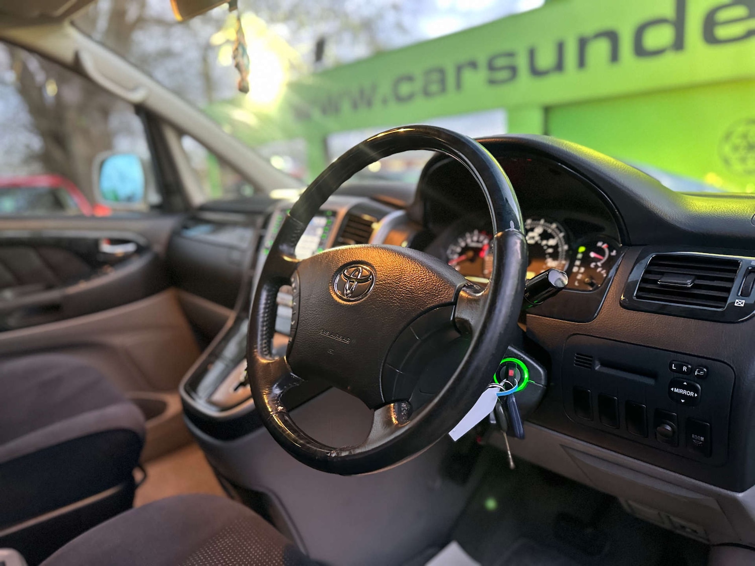 Used Toyota Alphard 2017 for sale - 77271530: Photo 2