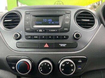 Used Hyundai i10 2018 for sale - 75374351: Photo