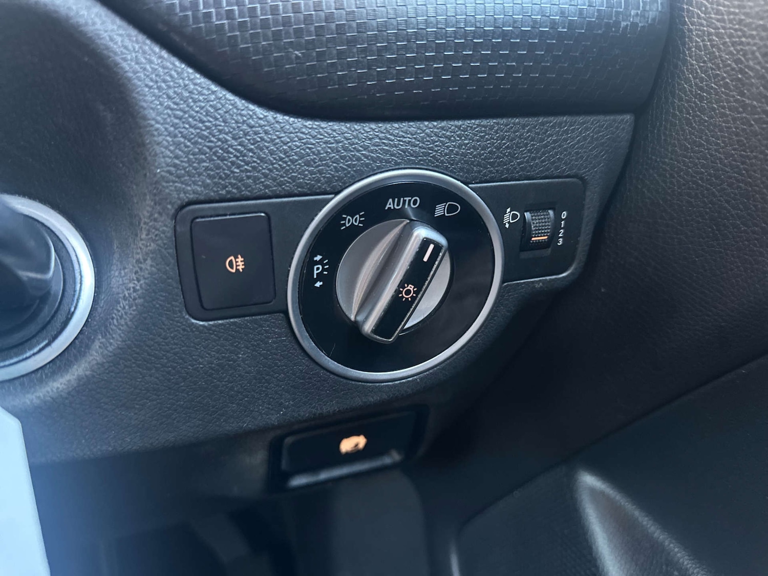 Used Mercedes-Benz A-Class 2014 for sale - 77093754: Photo 27